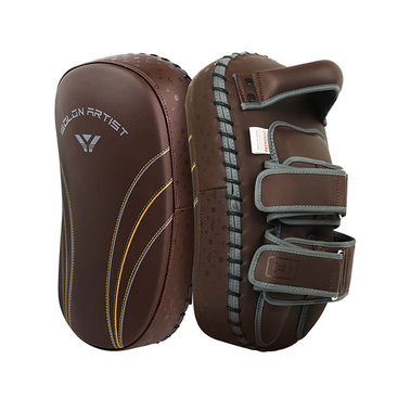 Artist kicking pad