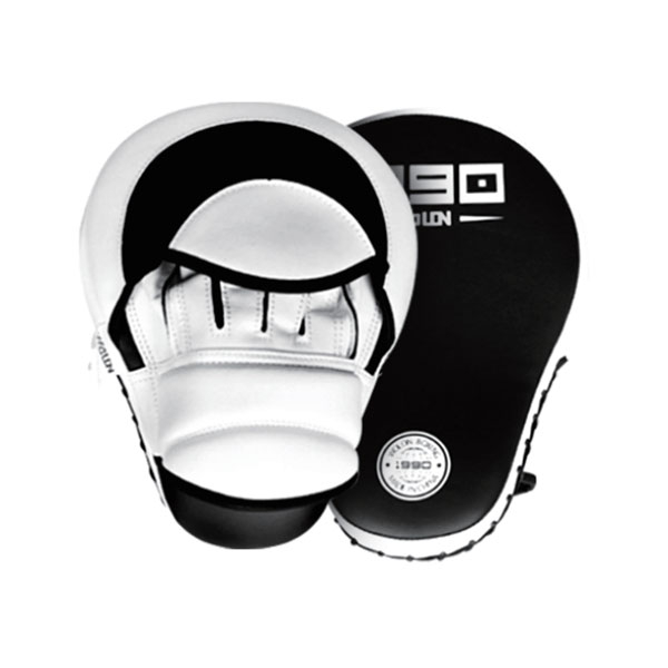 1990 mouse mould focus mitts
